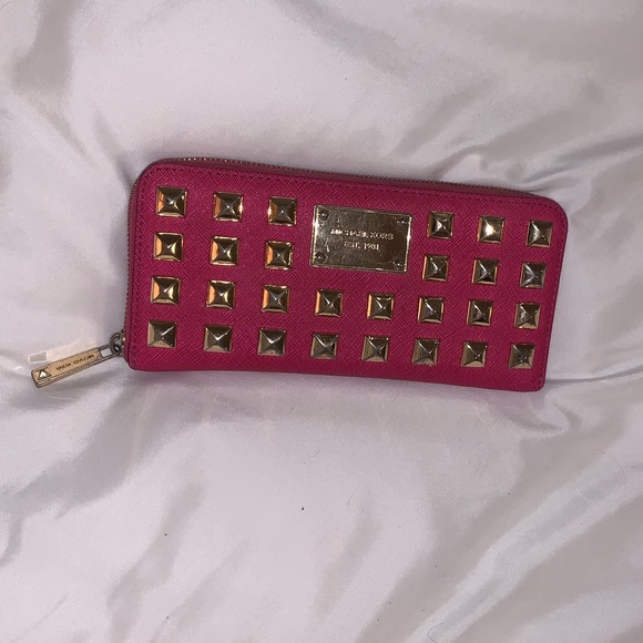 Michael Kors Wallet - Picture 2 of 3